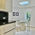 Cozy Townhouse With Sea View Сasa de vacaciones