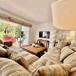 Cozy Townhouse With Sea View