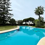 Cozy Townhouse With Sea View Сasa de vacaciones Marbella