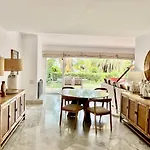 Cozy Townhouse With Sea View Сasa de vacaciones Marbella