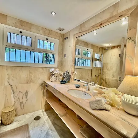 펜션 Cozy Townhouse With Sea View