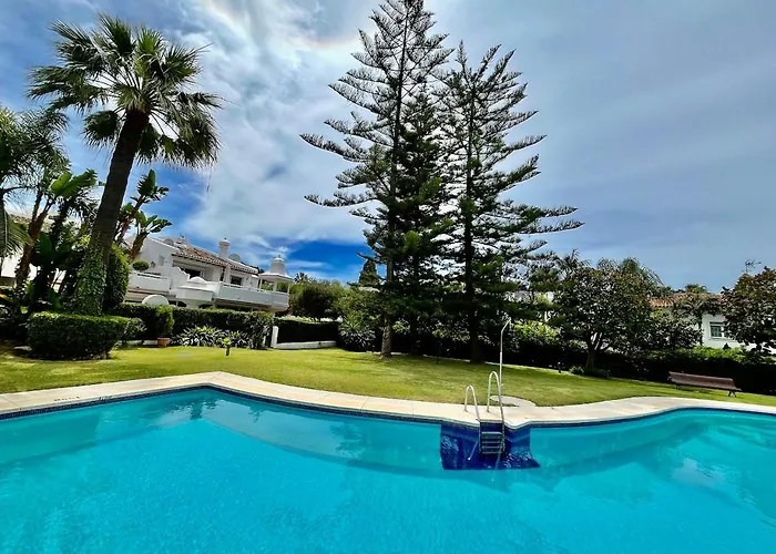 Cozy Townhouse With Sea View Marbella