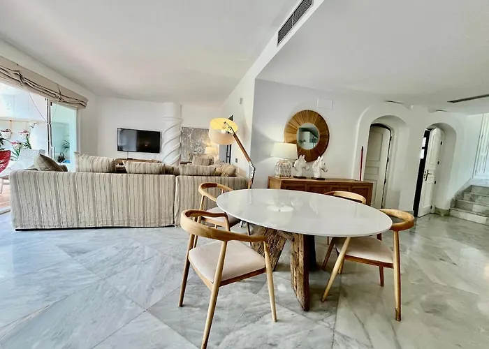 Cozy Townhouse With Sea View Marbella