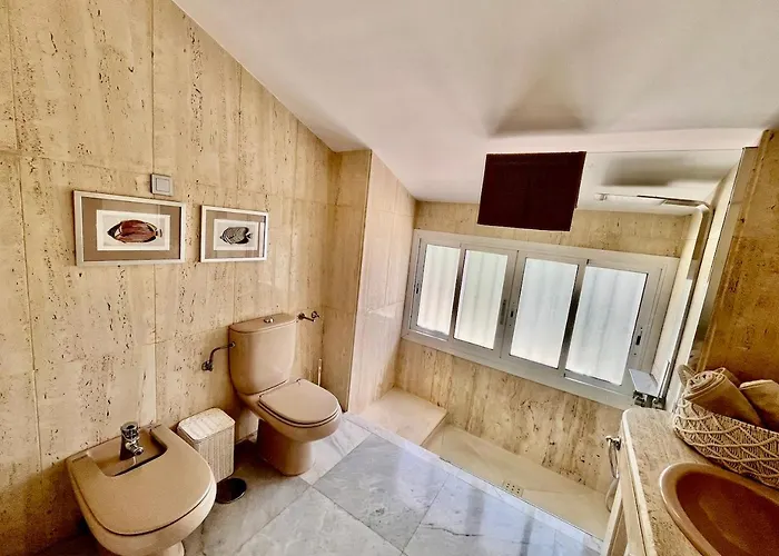 Cozy Townhouse With Sea View Vakantiehuis