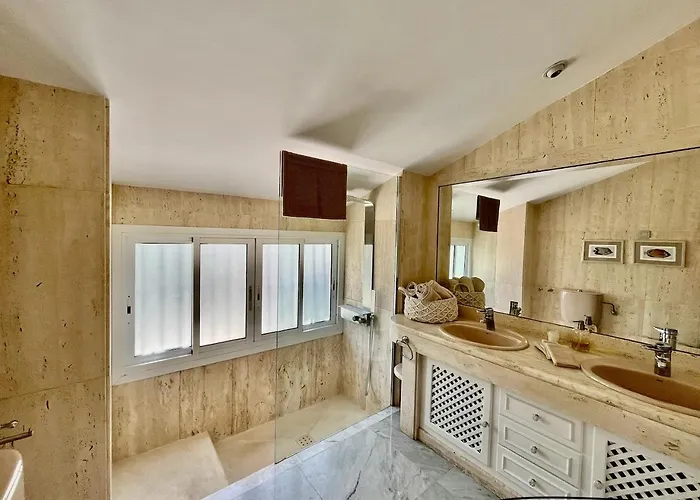 Vakantiehuis Cozy Townhouse With Sea View