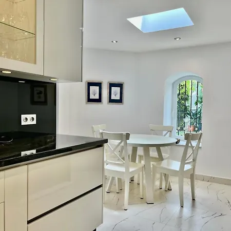 Cozy Townhouse With Sea View Hébergement de vacances