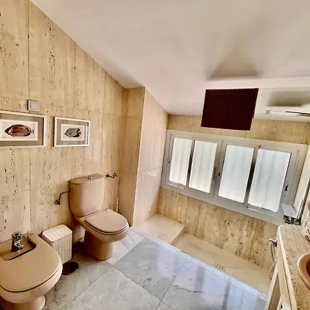 Cozy Townhouse With Sea View Hébergement de vacances